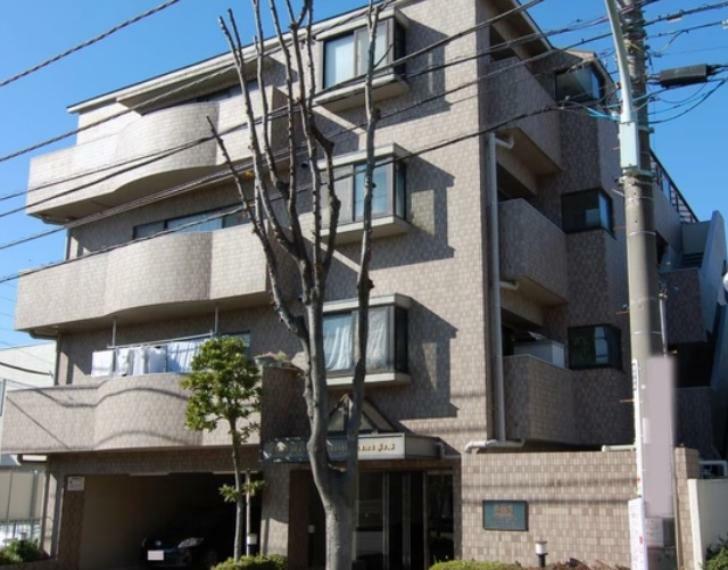 外観写真 4階建て3階部分の南西向き住戸につき陽当り良好　新規内装リノベーション　安心のアフターサービス保証付き　住宅ローン減税適合物件