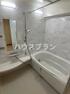浴室 白で統一された清潔感のあるバスルーム