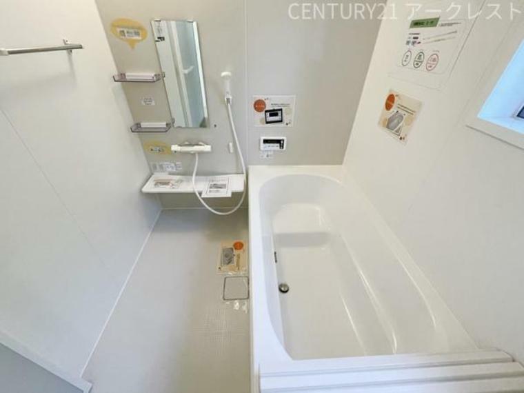 浴室 バスルームは浴室暖房乾燥機付き