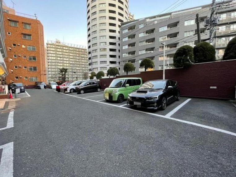 駐車場 駐車スペースもございます。