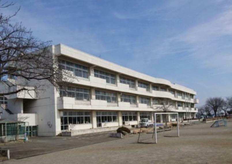 小学校 【小学校】深谷市立　豊里小学校まで681m