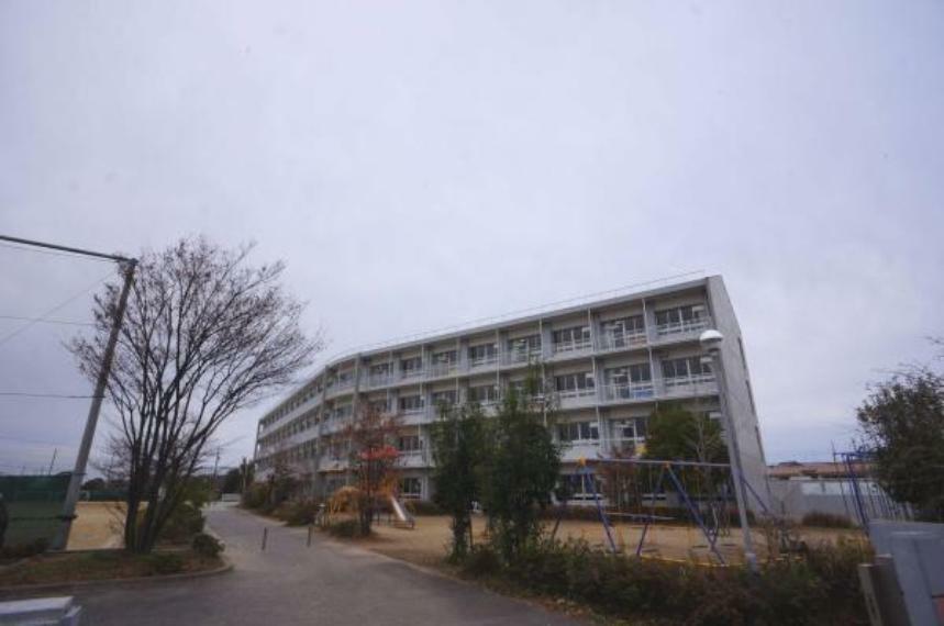 小学校 出川小学校 出川小学校まで850m（徒歩約11分）