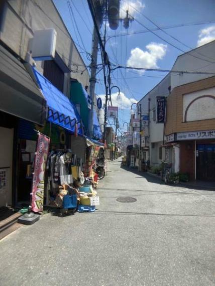 周辺の街並み 花園商店街