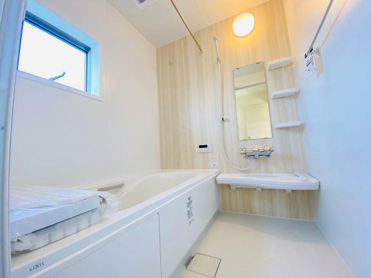 浴室 浴室暖房乾燥機付き！バリアフリー設計のバスルーム！