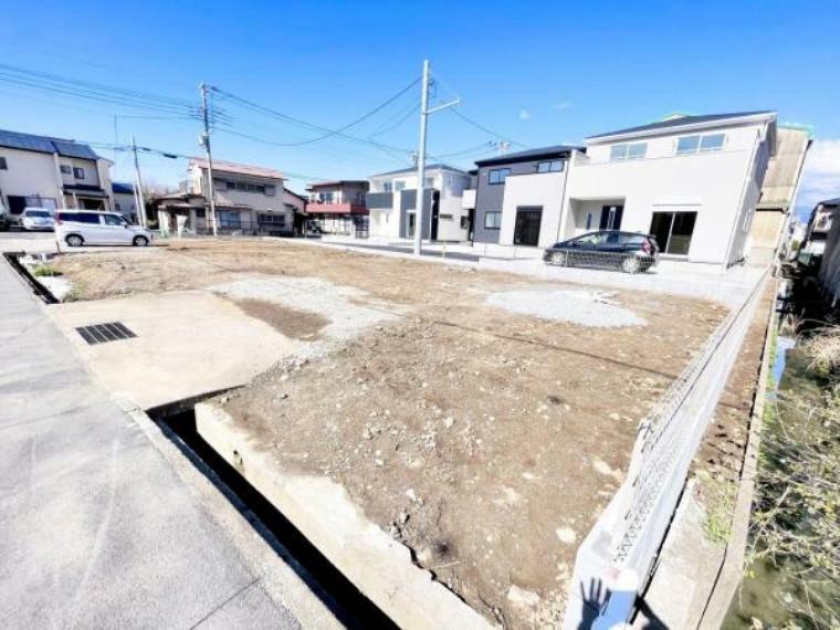 現況写真 沼津市吉田町に誕生する新築戸建。工事が進む現地の写真です。