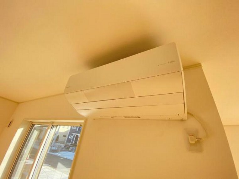 冷暖房・空調設備 リビングにエアコン付きで初期費用が浮きますね！
