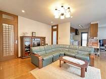 広いリビングで大きなソファーを置いても圧迫感ありません 家具選びが楽しみに！