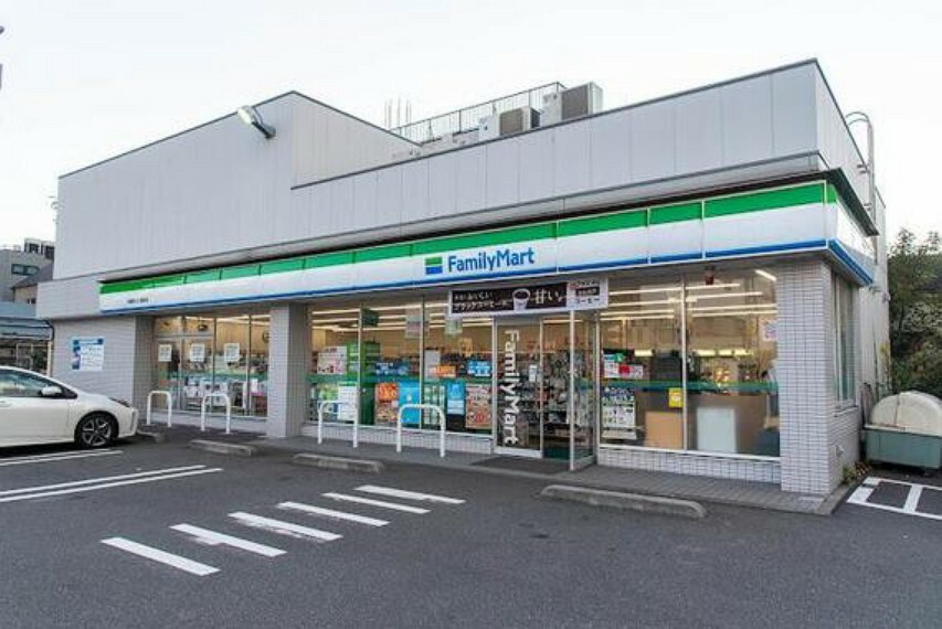 コンビニ ファミリーマート南葛西レク公園前店