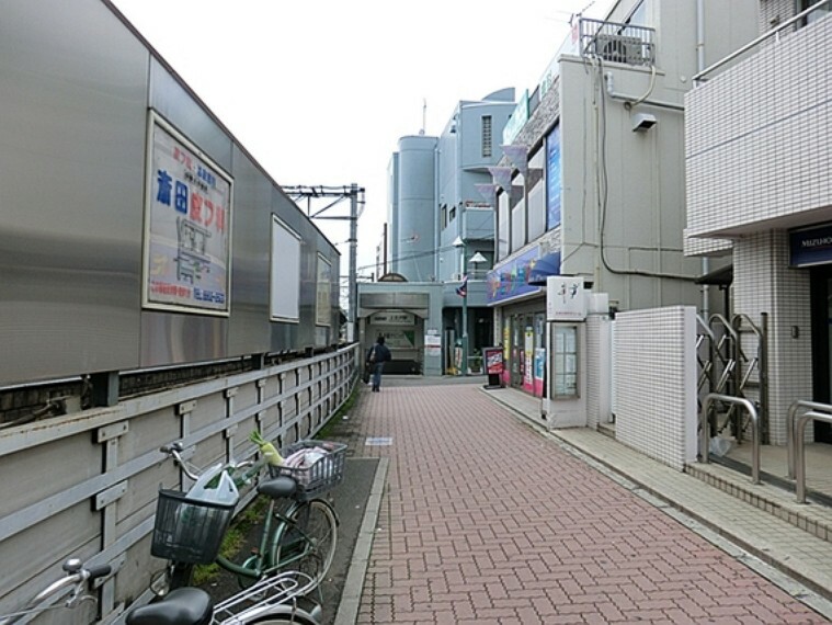 京王電鉄上北沢駅