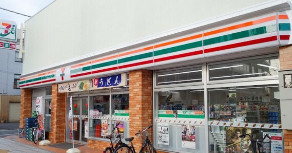 コンビニ セブンイレブン足立梅島駅北店・240m