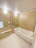 浴室 洗い場や浴槽などゆとりをもたせたバスルームには、便利な浴室乾燥機や追い焚き機能付き。