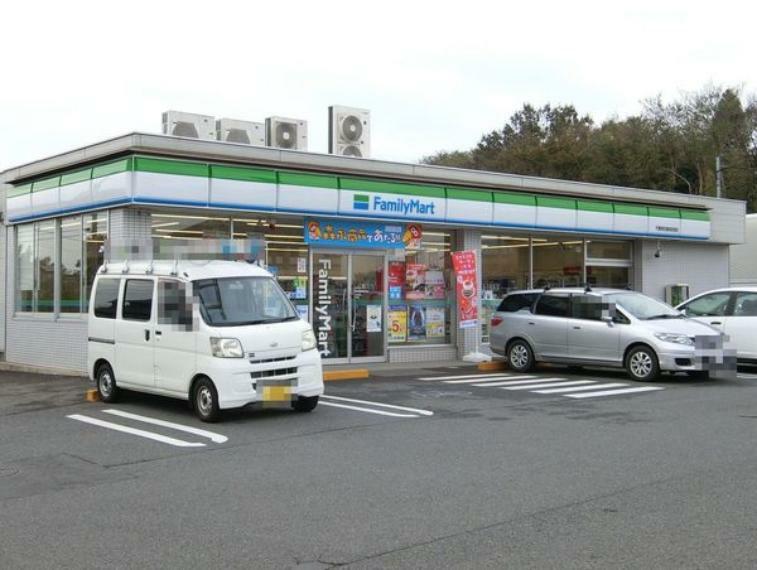 コンビニ ファミリーマート千葉若松御成街道店