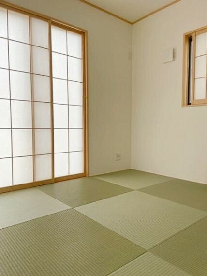 和室4.5帖　リビング横の和室は子供のお昼寝スペースや来客時にも活躍します