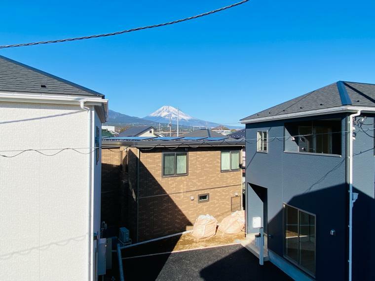眺望 2階洋室から撮影　富士山が見えます！