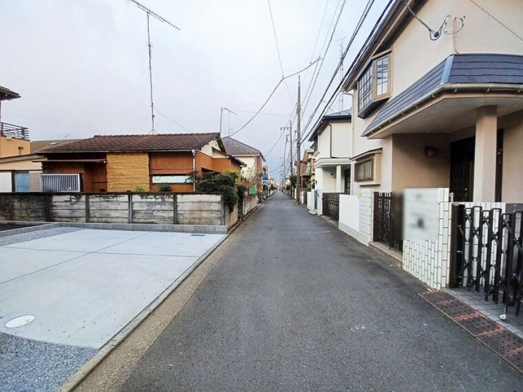 現況写真 周辺は住宅が建ち並ぶ閑静な住宅街です。