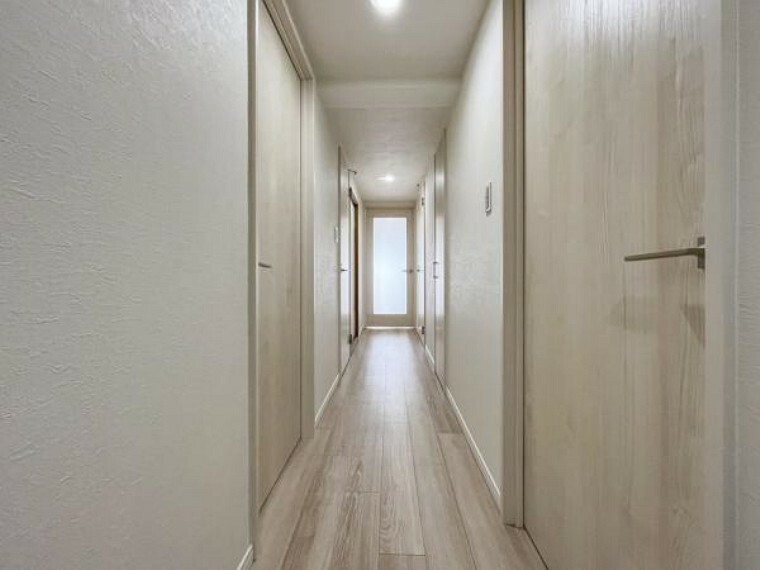 全ての居室にアクセスできる廊下は生活動線が整っています。