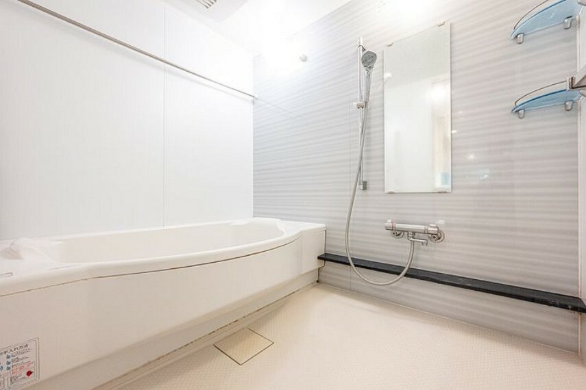 浴室は【1620サイズ】。広めの浴槽で、一日の疲れをゆったりと癒せます。