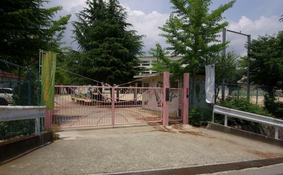 小学校 【小学校】川西市立桜が丘小学校まで672m