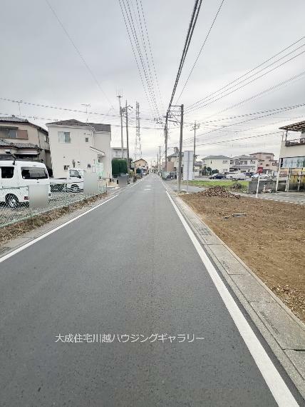 現況写真 前面道路（南東側約5.5～5.6m公道）　現地写真2023.12.11撮影