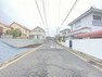 現況写真 近隣は高い建物が建ちにくいエリアです。遠くまで青空が望めます。