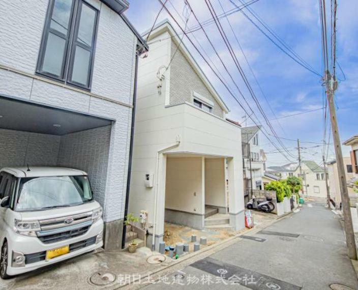 現況写真 毎日のお散歩も楽しく緑に恵まれた静かな住環境となります!!伸び伸びスローライフを叶えてくれる物件！自然豊富な季節の移ろいを身近に感じられる環境は空間に彩りを添えておしゃれな住空間を作り上げます！