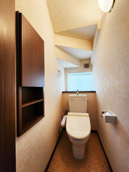 トイレ ■トイレには快適な温水洗浄便座機能がついています！