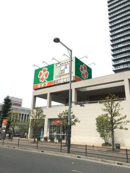ライフ久宝寺駅前店