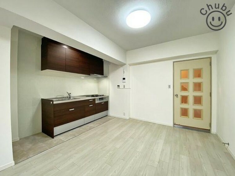 キッチン 壁付型のキッチンはスペースが広く使えます！