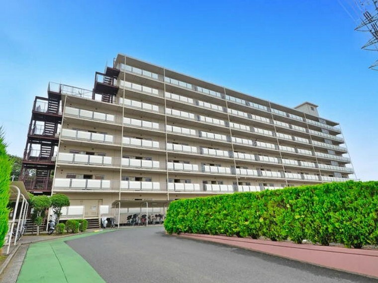 外観写真 新船橋駅から徒歩11分の利便性高い立地にあるマンションです。