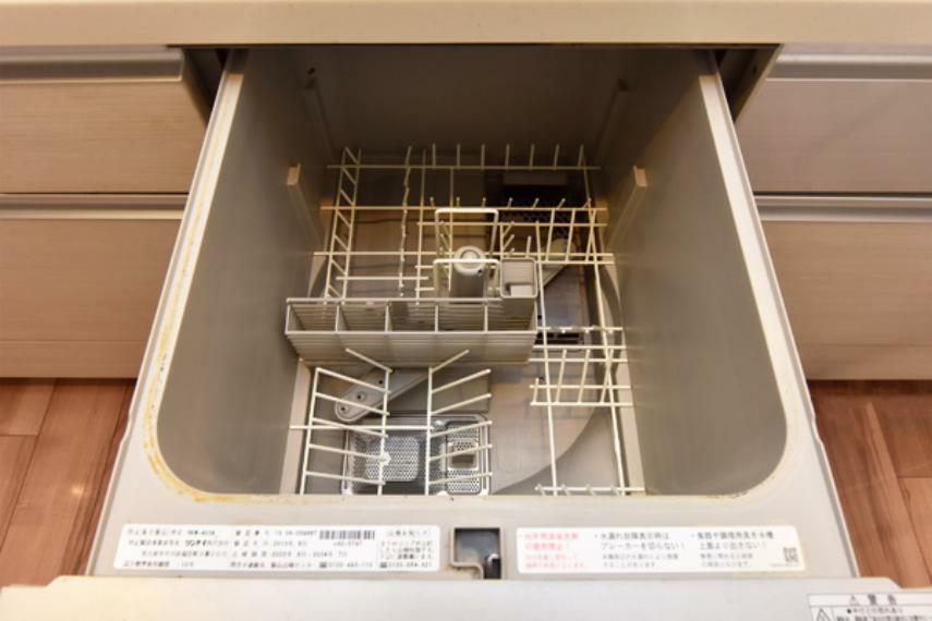 家事の時短につながる食器洗い乾燥機。大容量で一度に洗浄できるので、節水にもつながります。