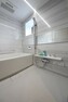 浴室 ■窓のある換気良好な浴室、追い焚き機能＆浴室乾燥付きです。