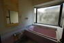 浴室 1日の疲れを癒してくれる浴室は、窓のある開放的な空間！