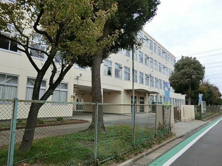 中学校 横浜市立上郷中学校まで約1540m