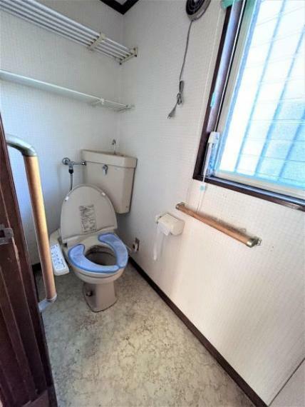 トイレ 【リフォーム中】現況トイレです。LIXIL製の温水洗浄便座に新品交換します。