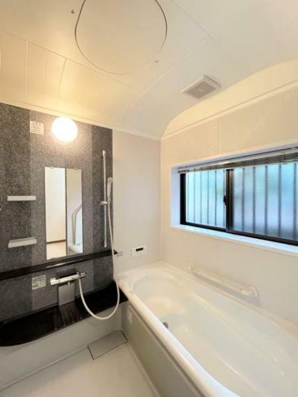 浴室 【リフォーム完成】1坪浴室の写真です。クリーニング致しました。