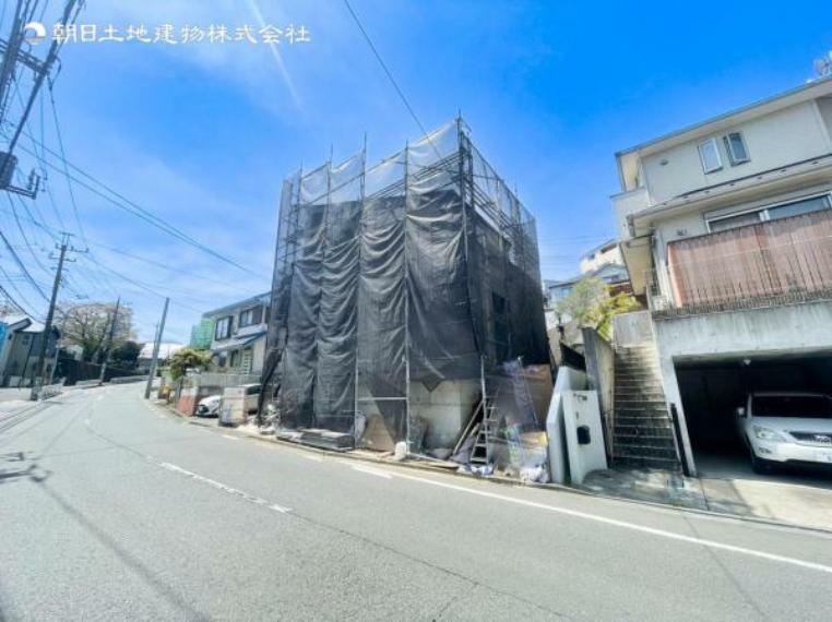 現況外観写真 【外観・立地】表現された空間はたくさんの光を浴び、風を感じ、暮らしを豊かにしてくれます。家族の思い出を刻んでいきます。