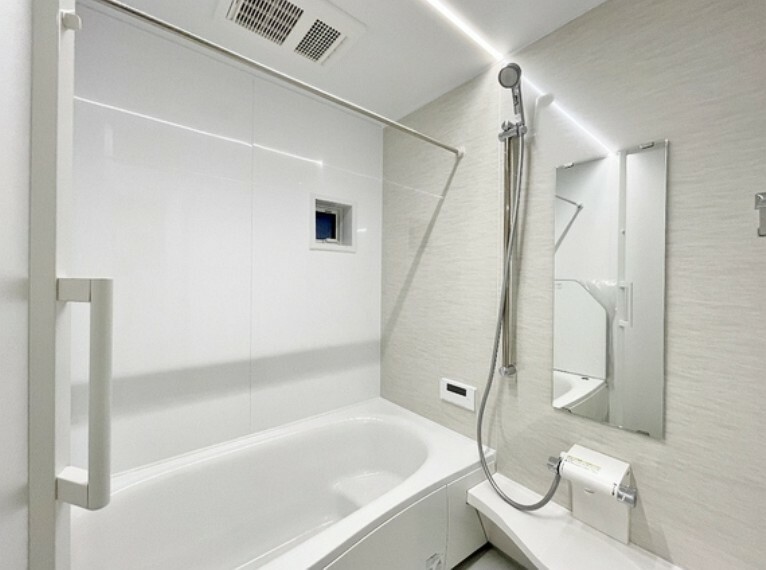 浴室 一日の疲れを癒す事のできる1坪タイプの広々とした浴室換気乾燥暖房付ユニットバスです。