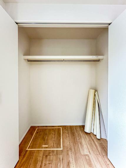 収納 限られたスペースを有効に活用できる壁面クローゼット。