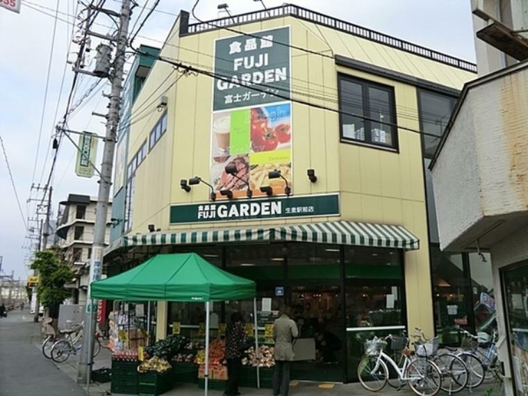 スーパー ニュークイック富士ガーデン生麦店 営業時間:09:30～21:30　ニュー・クイックは生産情報の透明化など安全・安心・品質へのこだわりがモットーです