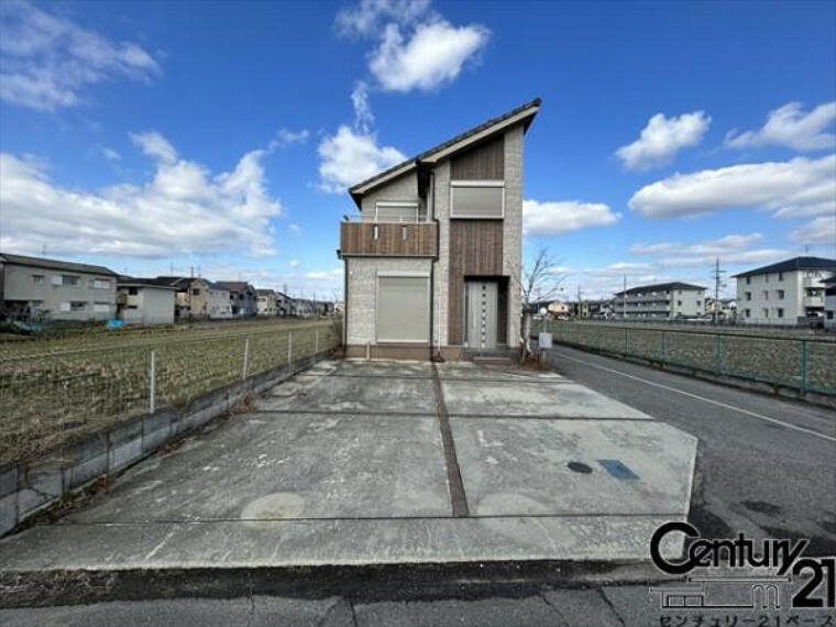 駐車場 ■現地撮影写真■並列駐車2台OKの余裕のある敷地！