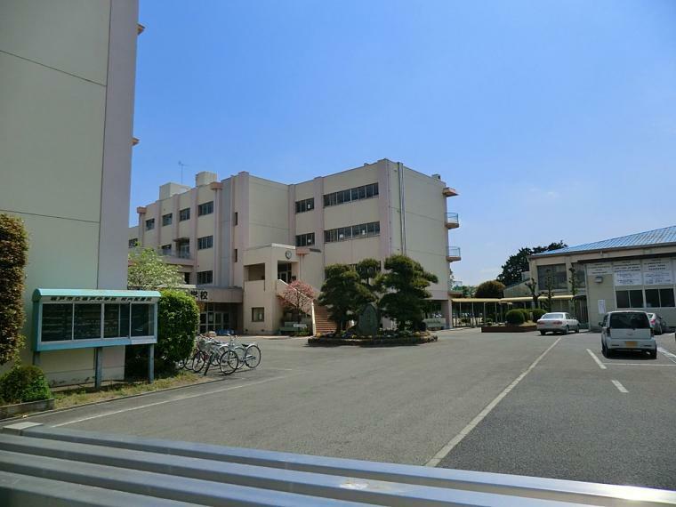 坂戸市立坂戸中学校（1144m）