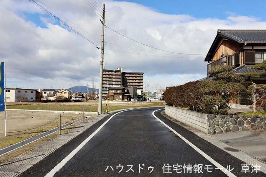 現況写真 前面道路含む現地写真