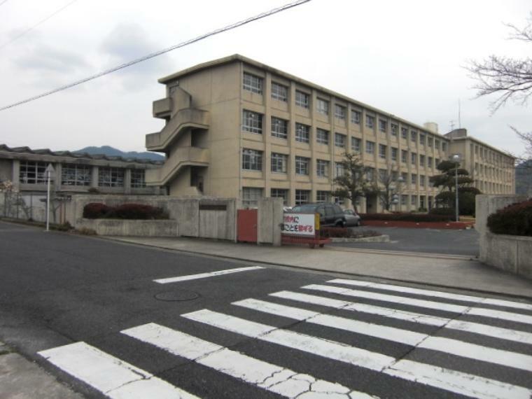 中学校 春日井市立石尾台中学校