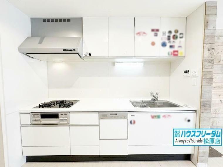 キッチン キッチン 作業スペースが広々としておりお料理もしやすいです