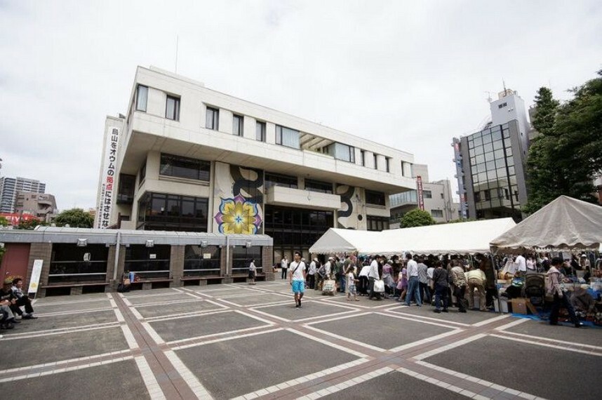 図書館 世田谷区立烏山図書館 徒歩18分。