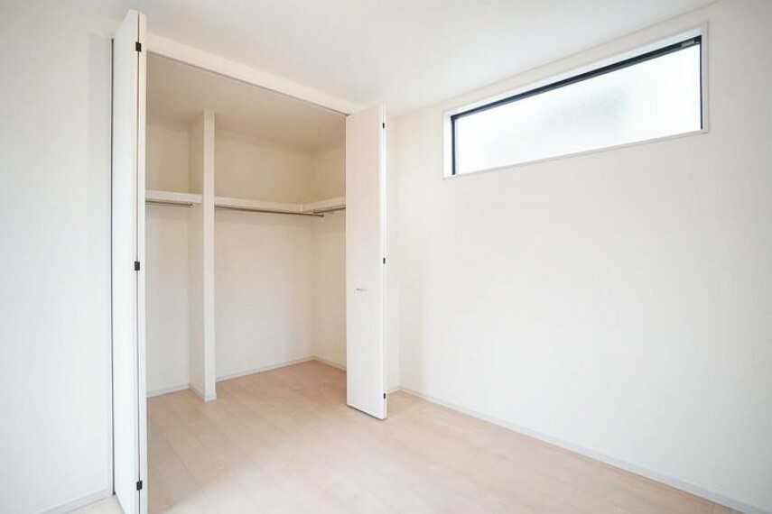 収納 各居室には十分なサイズの収納スペースを確保しています。これで一年中お部屋はスッキリ！