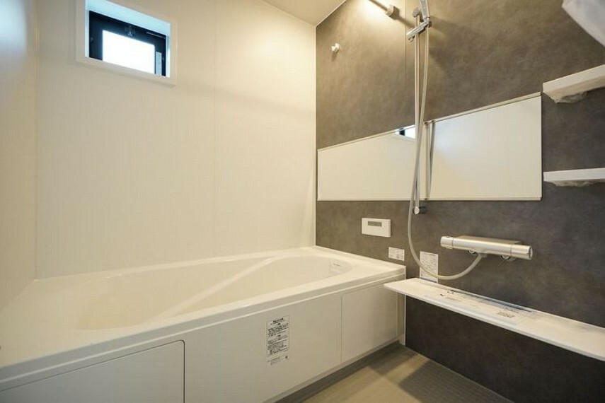 浴室 ゆったりサイズのバスルームで心も体もリラックス！もちろん浴室乾燥機は標準装備！
