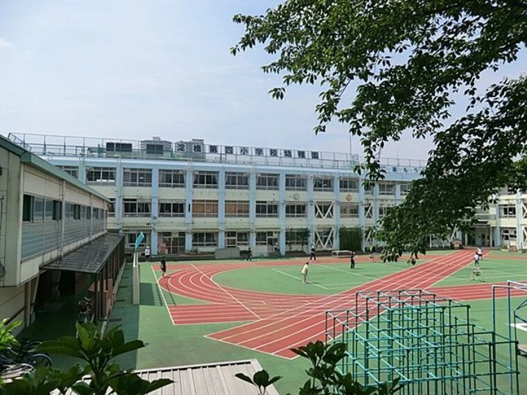 小学校 新宿区立淀橋第四小学校 徒歩3分。