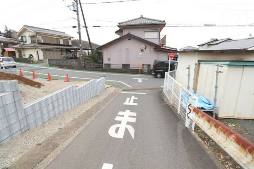 現況写真 前面道路含む現地写真です