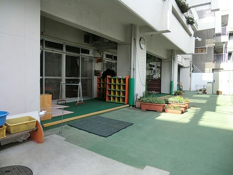 幼稚園・保育園 菊川保育園は昭和25年に認可を受け、現在定員120名の園児を受け入れています。